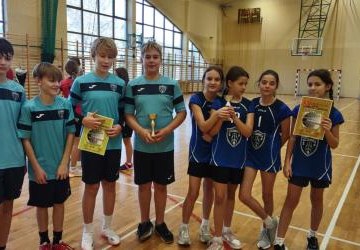 KOLEJNE SUKCESY NASZYCH KOSZYKAREK I KOSZYKARZY